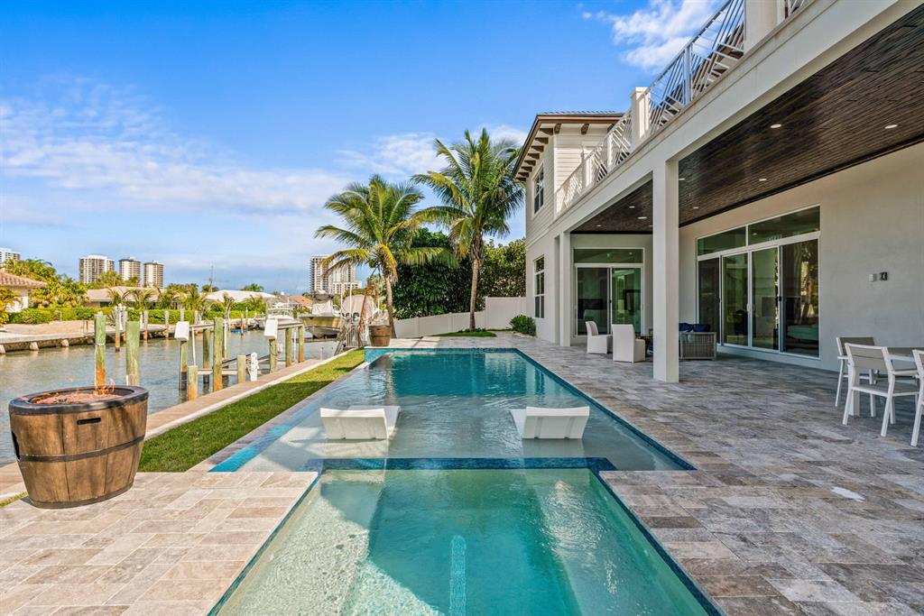 YACHT HARBOR MANOR - Residential