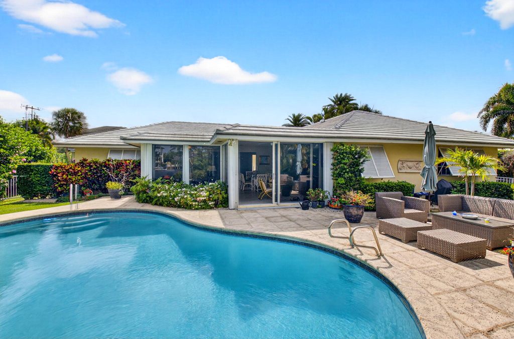 Photo of 30 Spanish River Drive, Ocean Ridge, FL 33435 (MLS # B26011797)