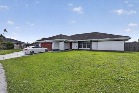 Tiny photo for 106 Segovia Court, Royal Palm Beach, FL 33411 (MLS # B26033994)