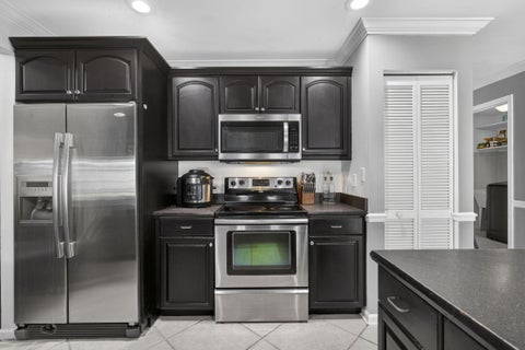 Tiny photo for 106 Segovia Court, Royal Palm Beach, FL 33411 (MLS # B26033994)