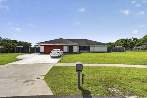 Tiny photo for 106 Segovia Court, Royal Palm Beach, FL 33411 (MLS # B26033994)