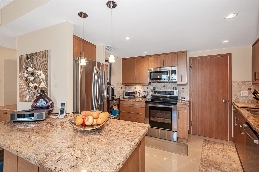 Photo of 5100 Dupont Boulevard #9I, Fort Lauderdale, FL 33308 (MLS # F10483467)