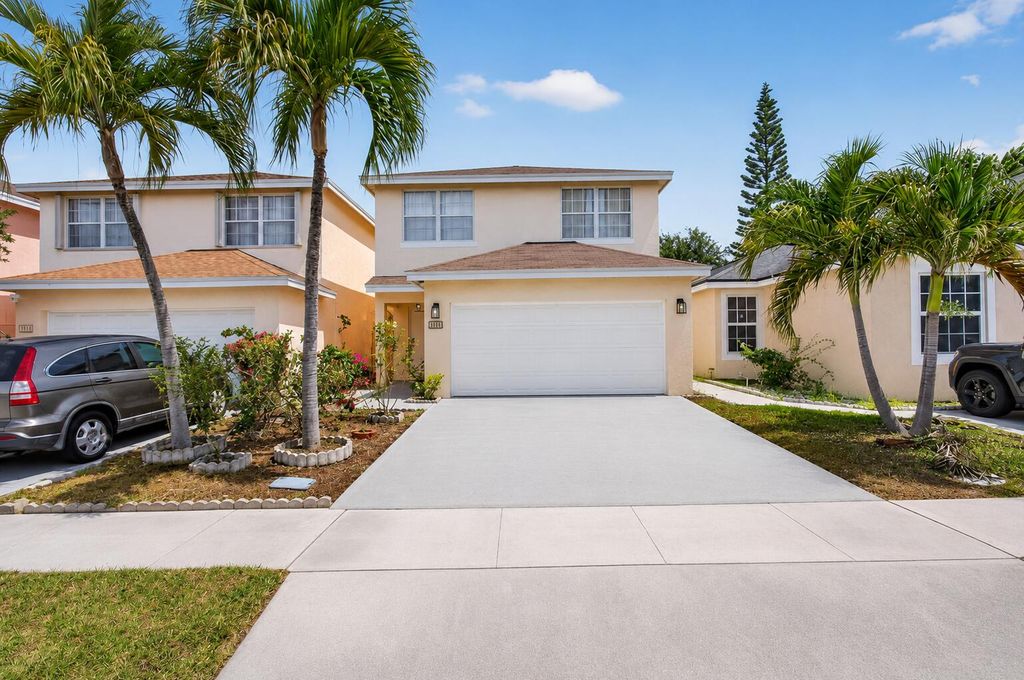 Photo of 4131 Eastridge Circle, Pompano Beach, FL 33064 (MLS # B26028351)