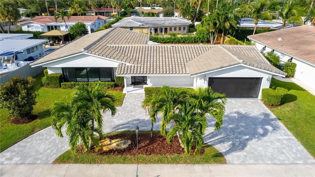 Photo of 737 SW 7th Street, Boca Raton, FL 33486 (MLS # F10449745)