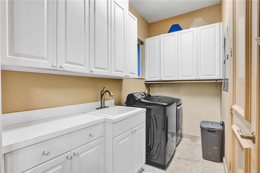 CORAL KEY VILLAS 6TH SEC - Residential