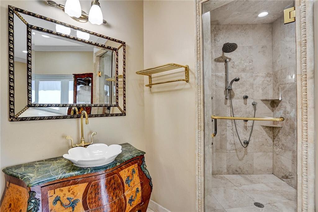 CORAL KEY VILLAS 6TH SEC - Residential