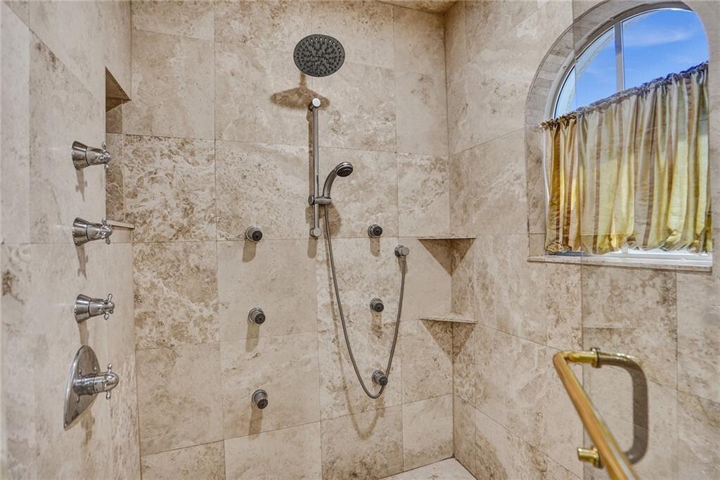 CORAL KEY VILLAS 6TH SEC - Residential