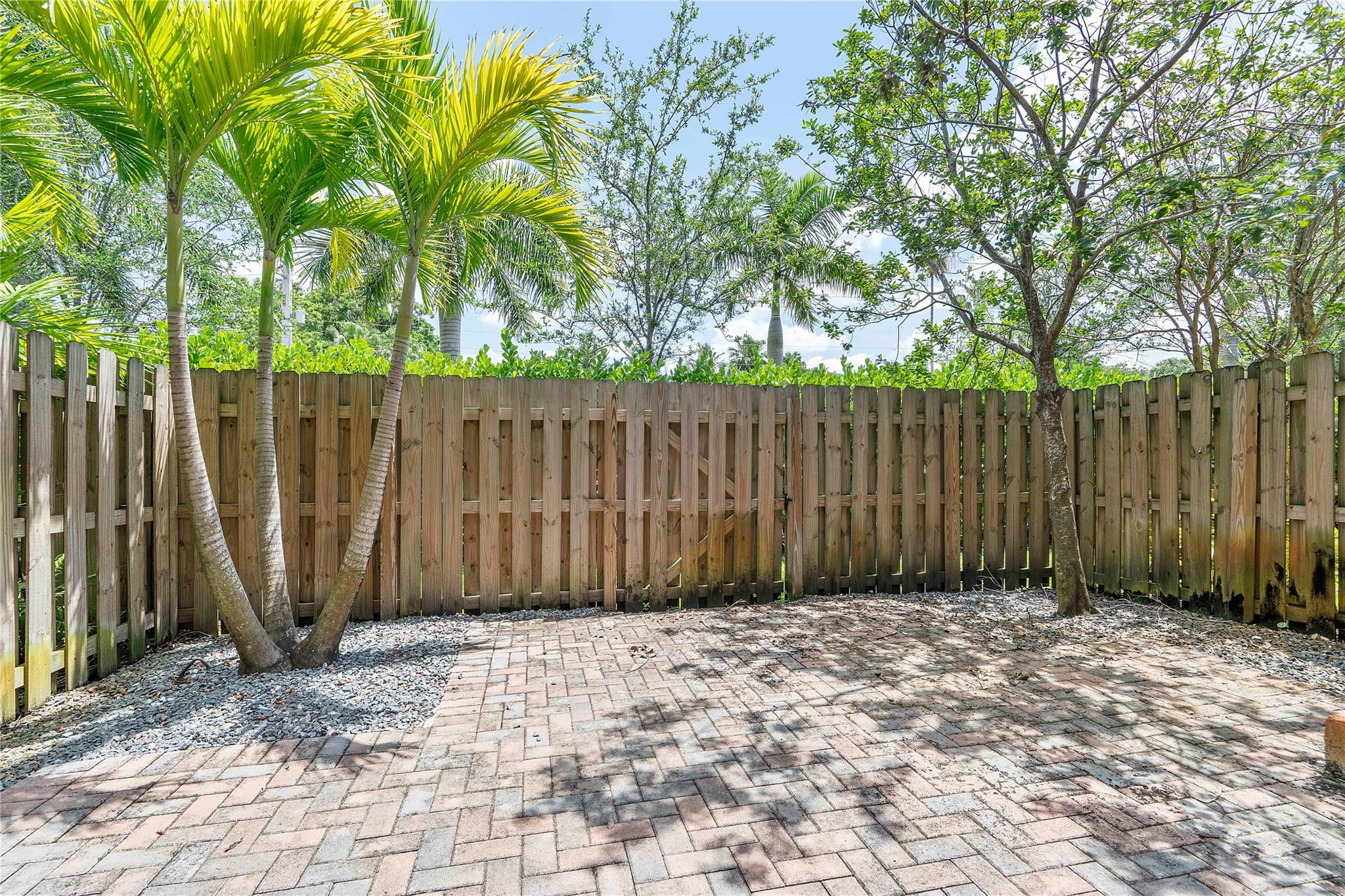 BRETON PARK AT DAVIE - Residential