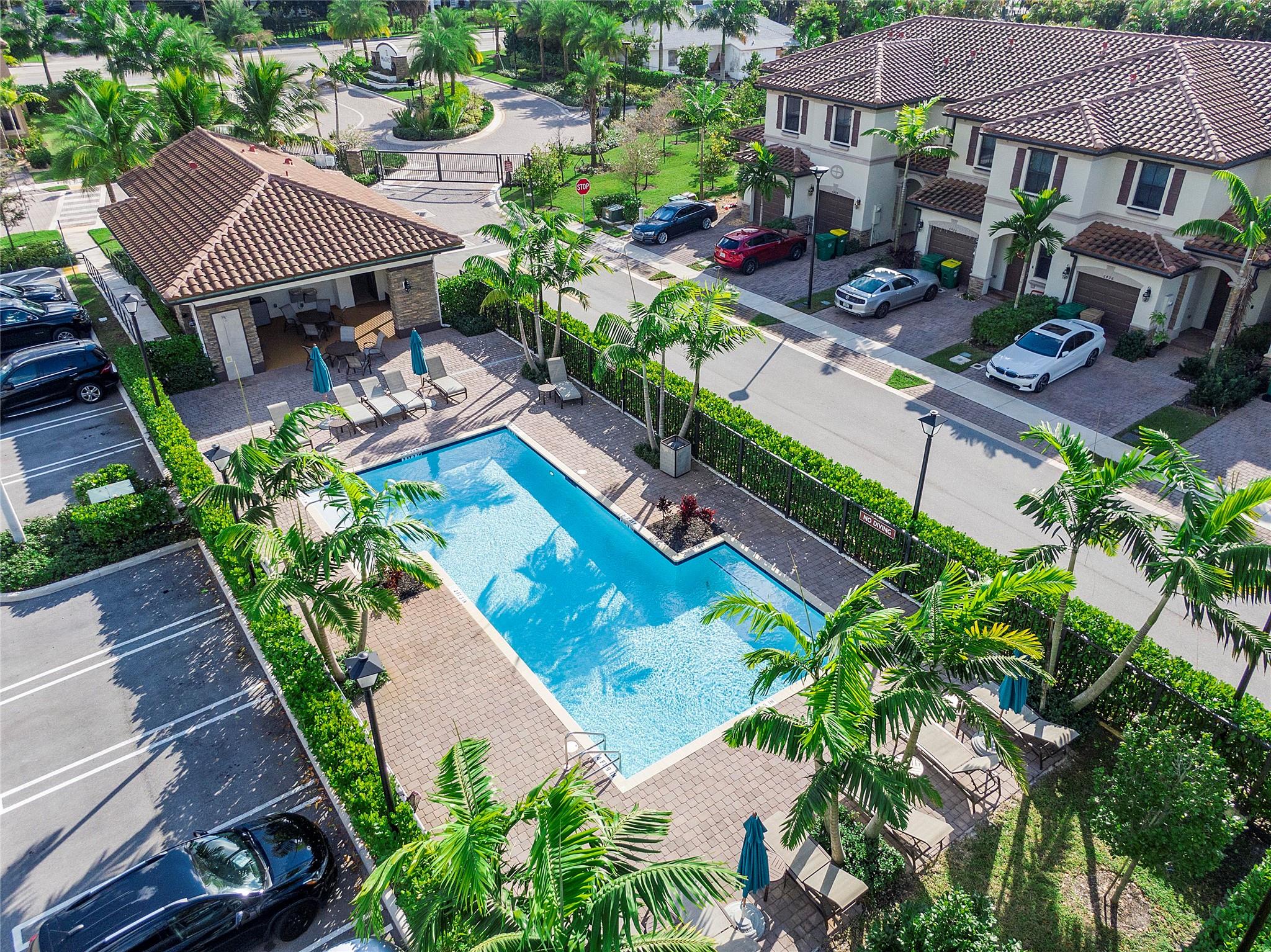 BRETON PARK AT DAVIE - Residential