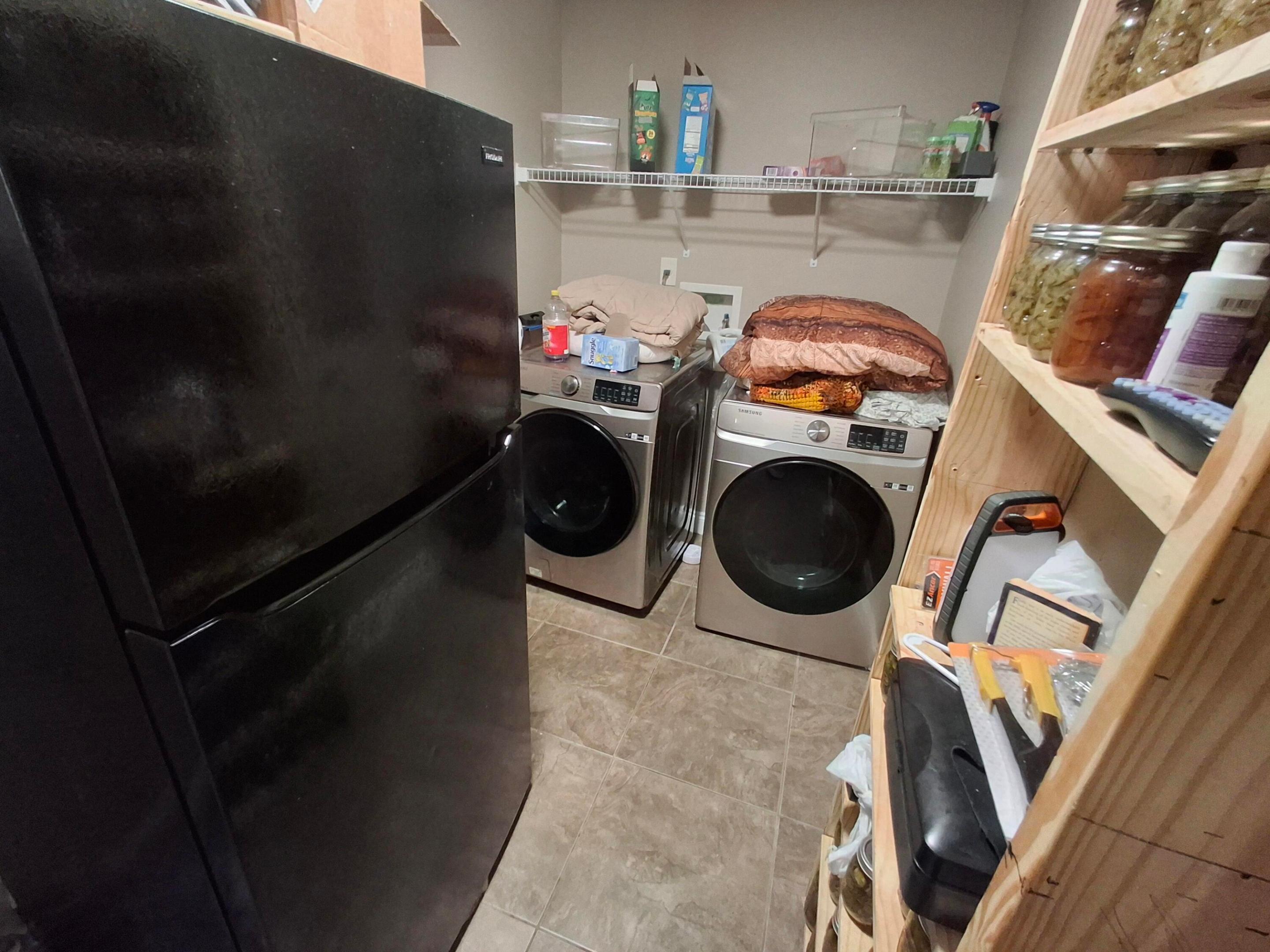 DALLAS DOWNS - Residential