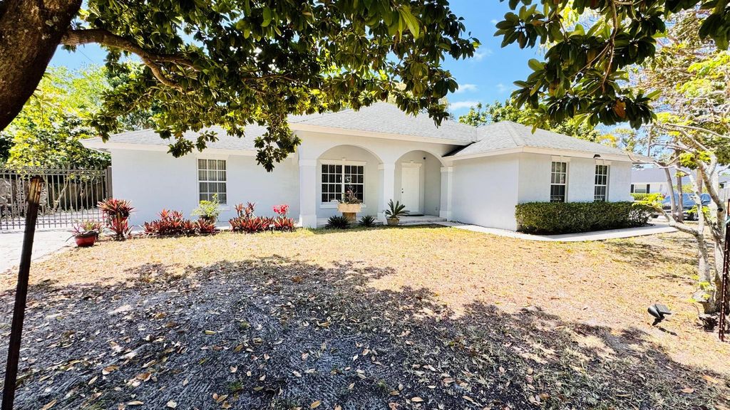 Photo of 6030 Eberts Street, Jupiter, FL 33458 (MLS # R11087412)