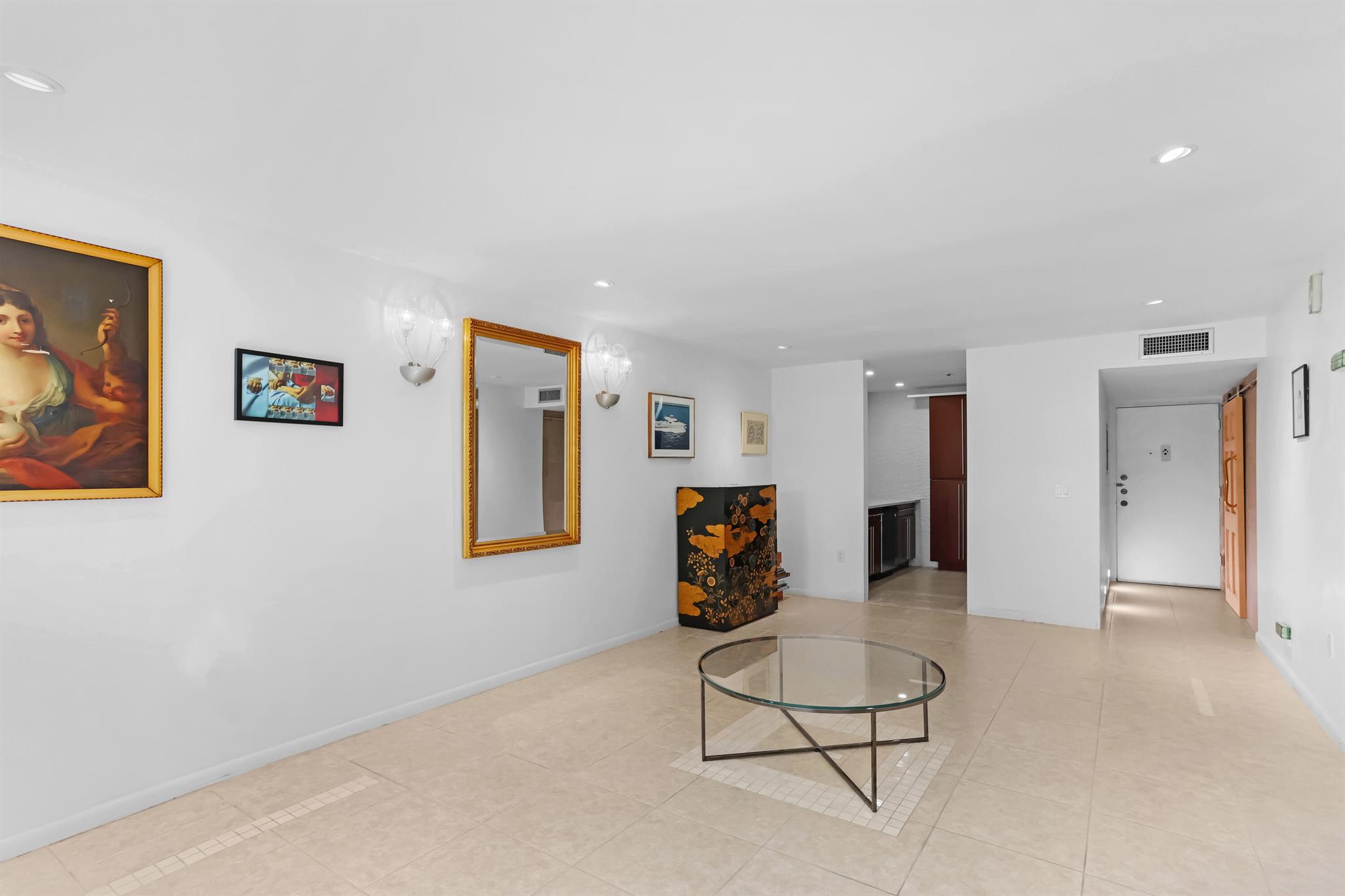 1516 S Lakeside Drive 106