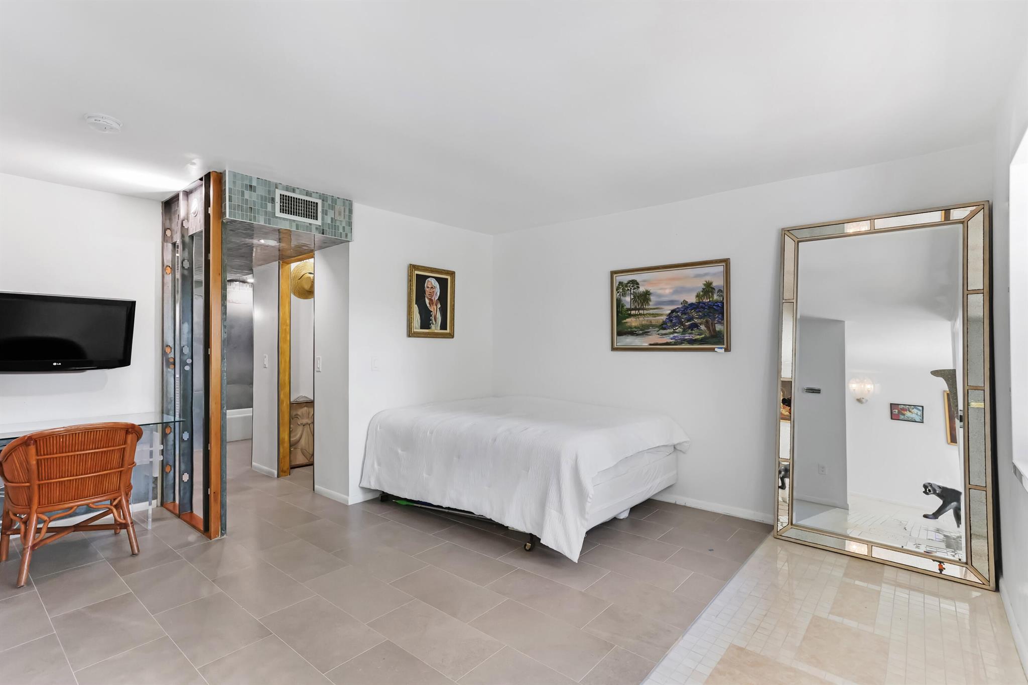 1516 S Lakeside Drive 106