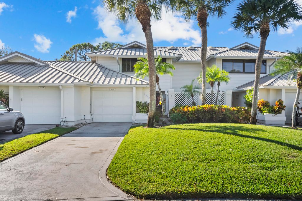 Photo of 5662 SE Foxcross Place, Stuart, FL 34997 (MLS # B26030032)