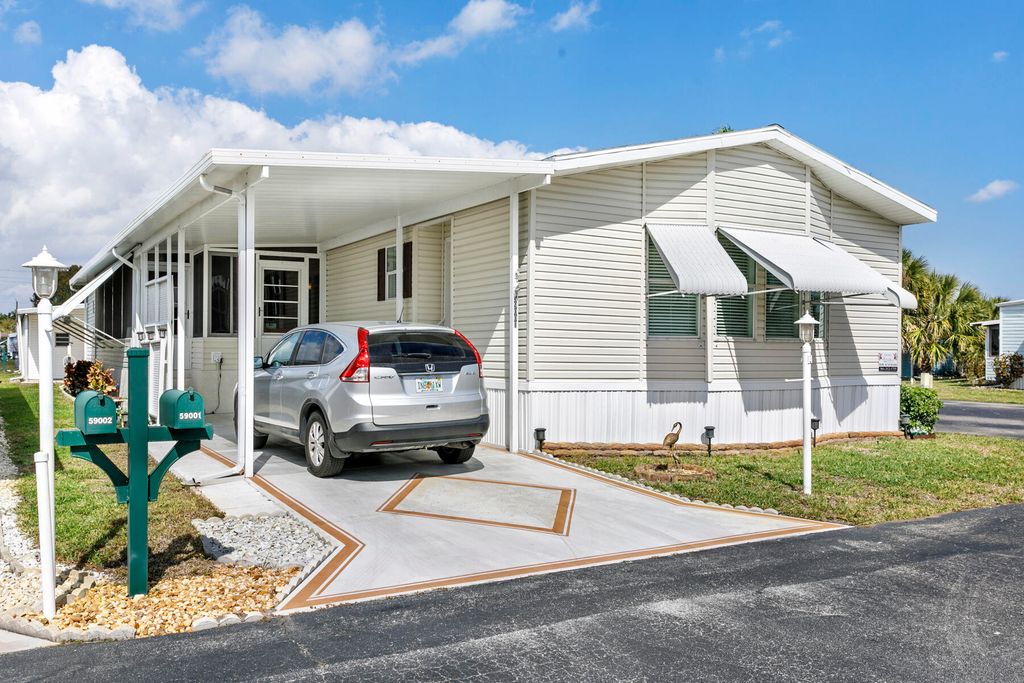 Photo of 59001 Captiva Bay, Boynton Beach, FL 33436 (MLS # R11109678)