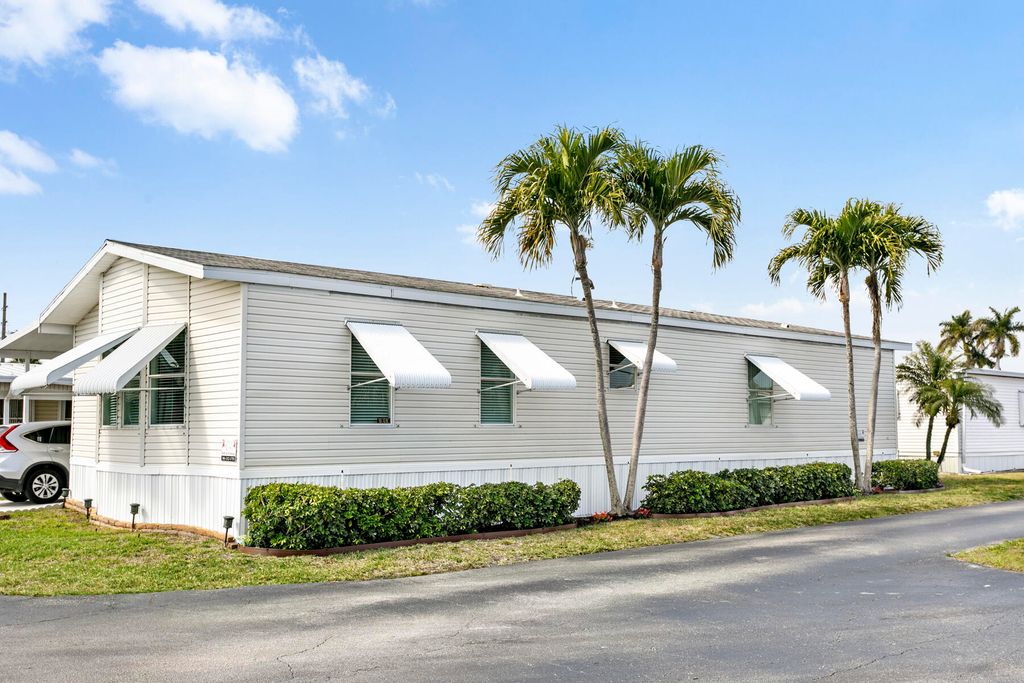 Photo of 59001 Captiva Bay, Boynton Beach, FL 33436 (MLS # R11109678)