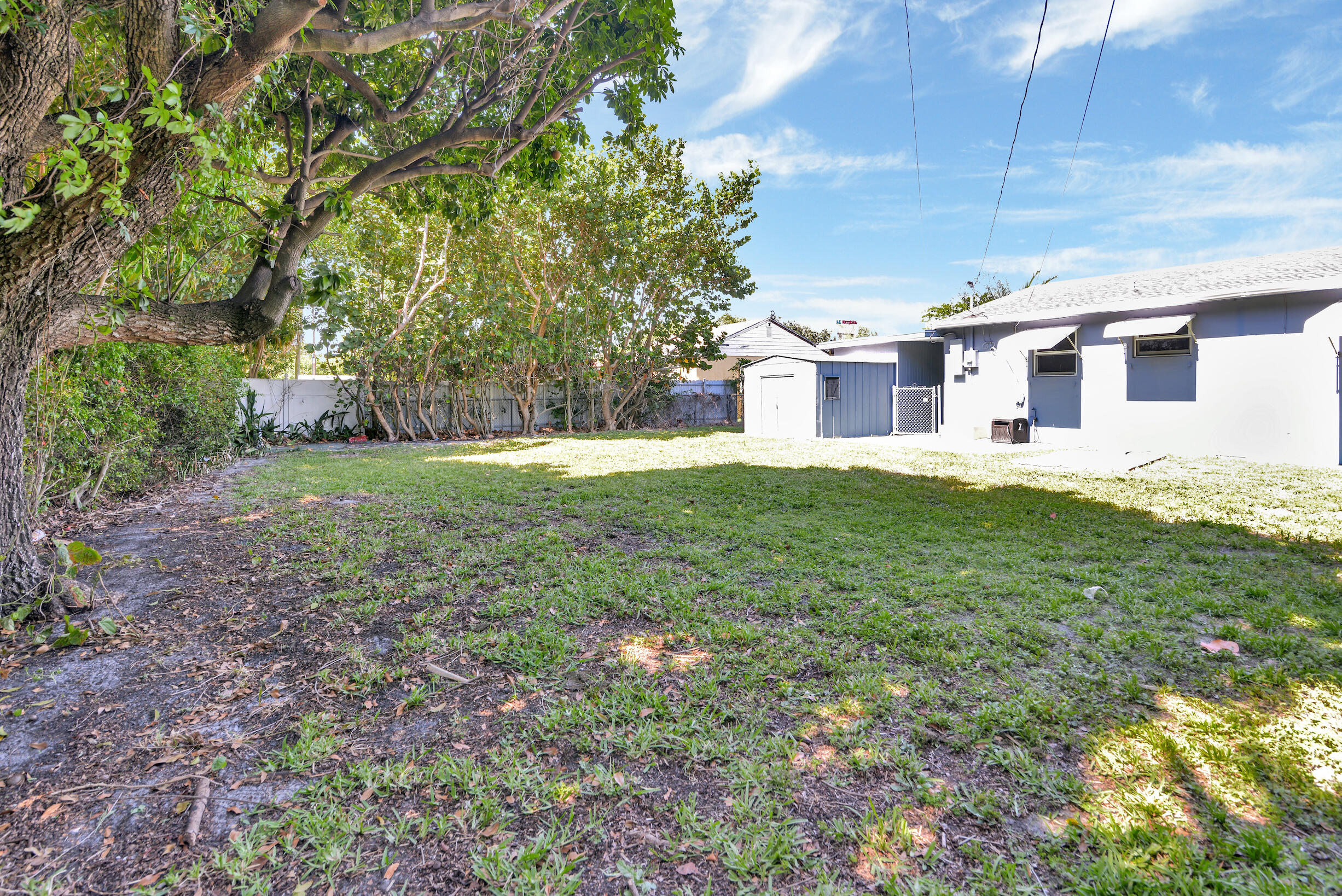 LYNNWOOD HOMESITES - Residential Lease