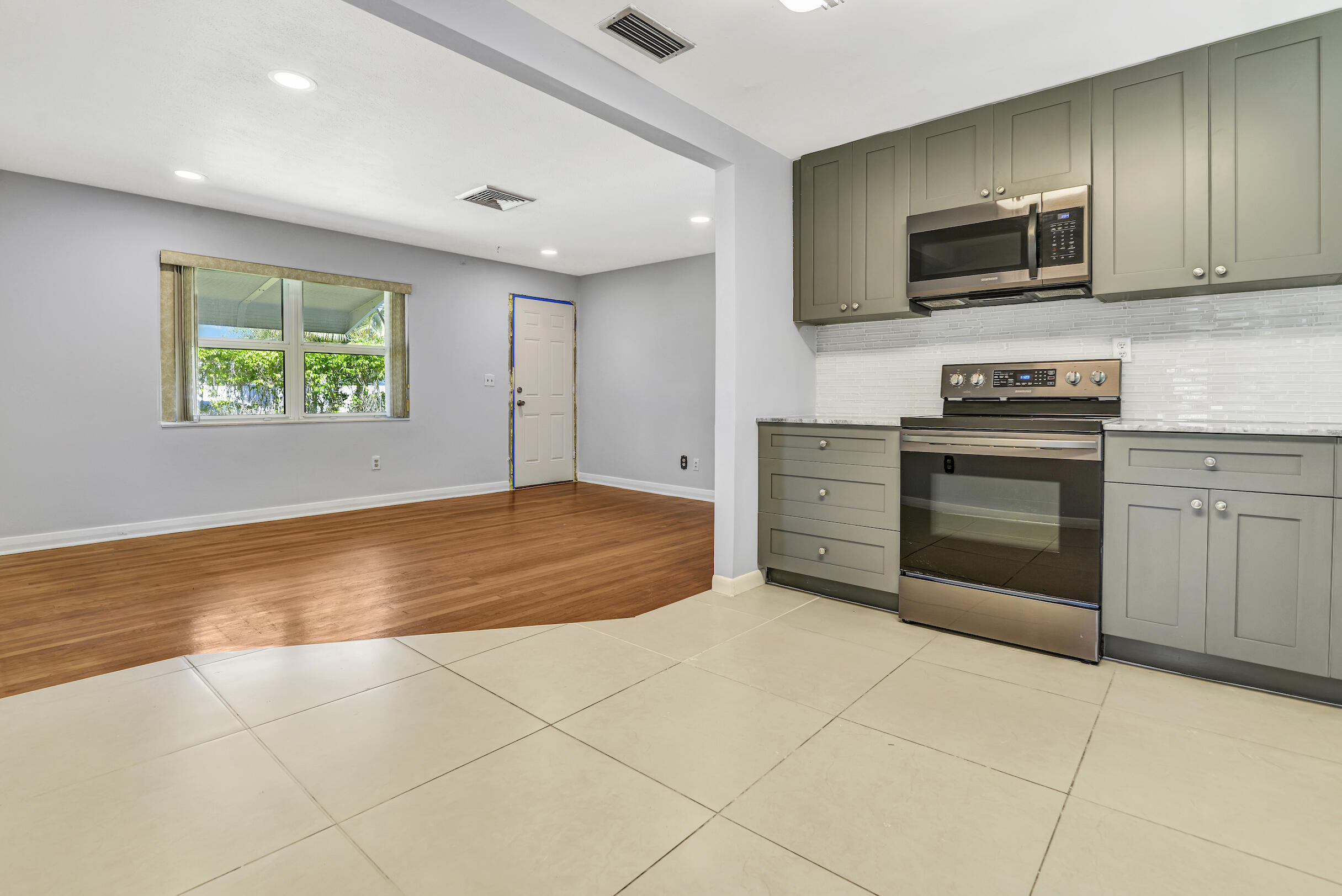 LYNNWOOD HOMESITES - Residential Lease