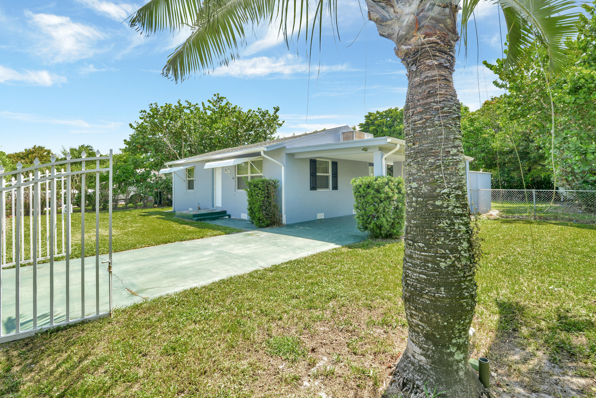 LYNNWOOD HOMESITES - Residential Lease