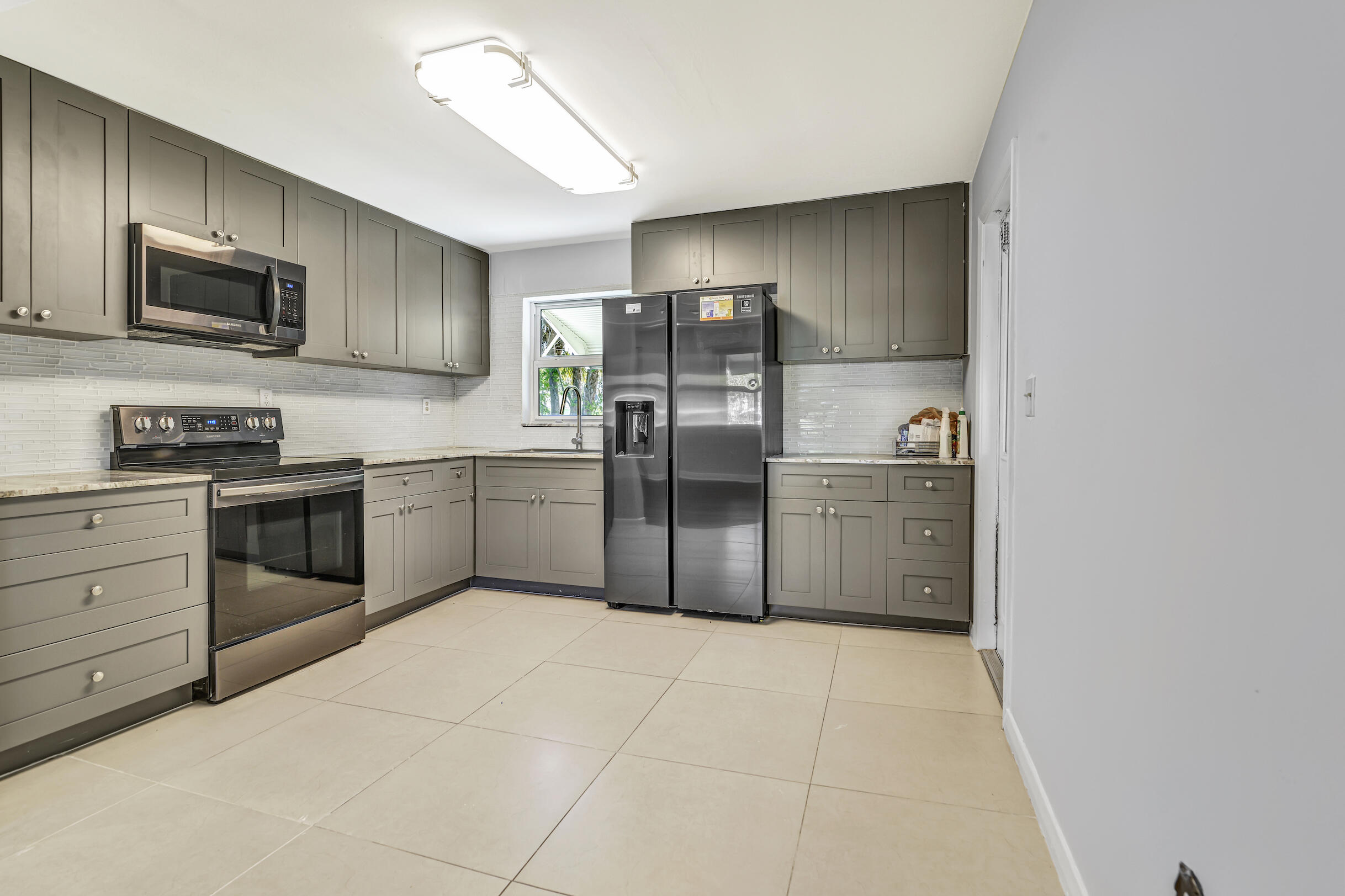 LYNNWOOD HOMESITES - Residential Lease