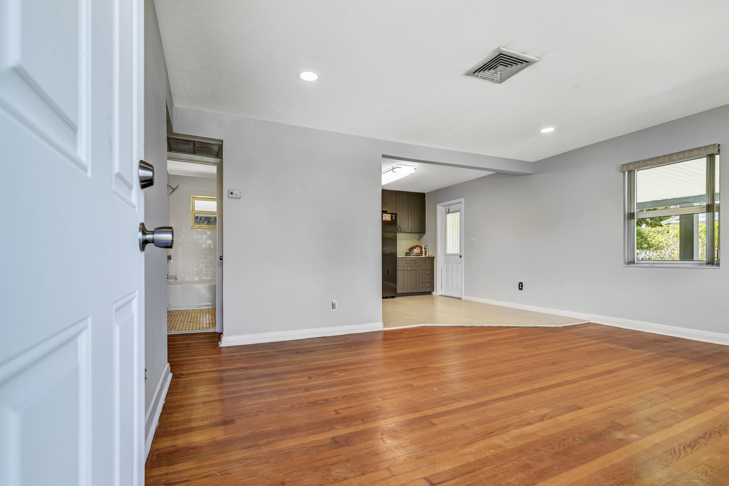 LYNNWOOD HOMESITES - Residential Lease