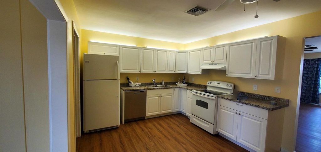 Photo of 8940 SE Hobe Ridge Avenue, Hobe Sound, FL 33455 (MLS # R11001009)