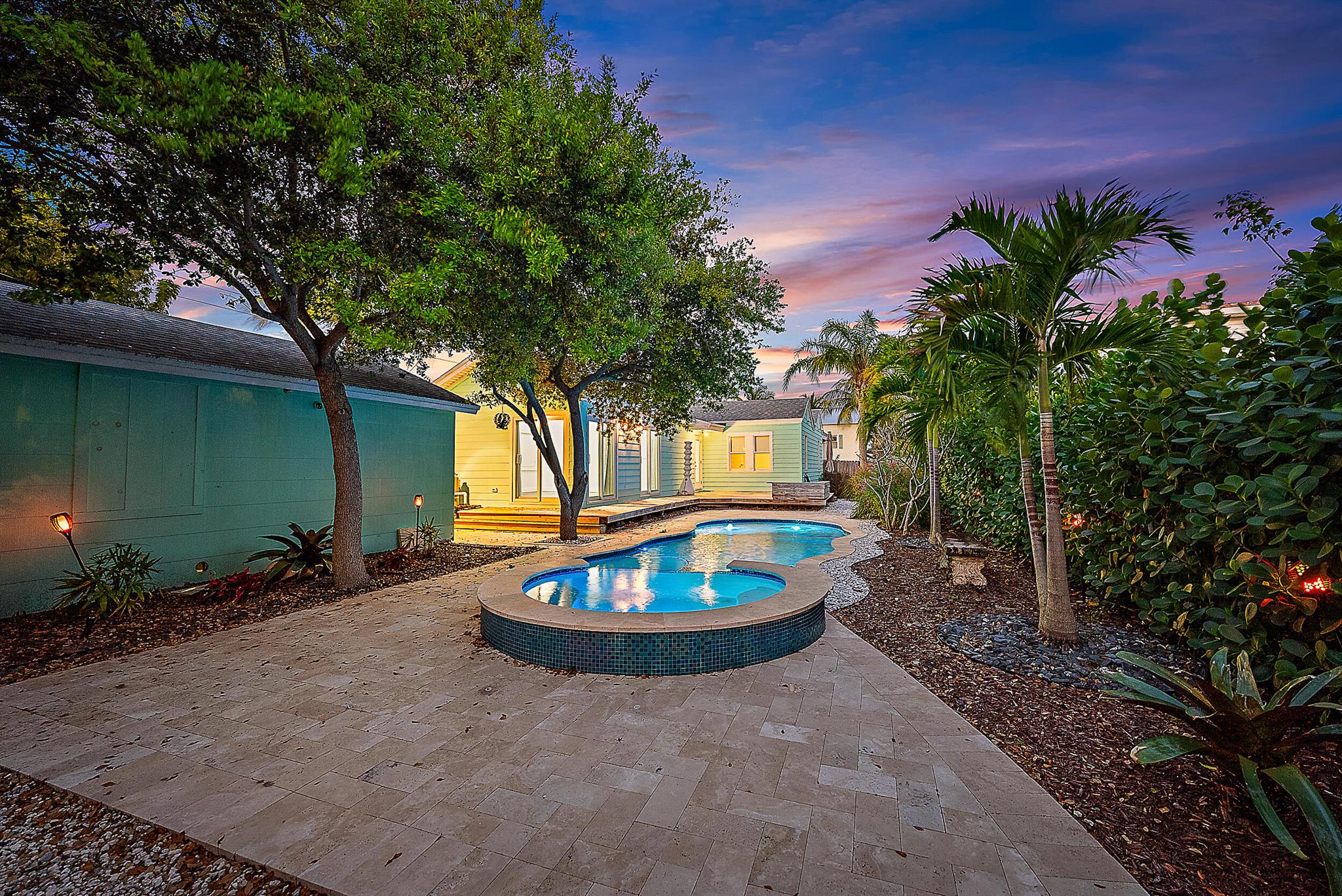 725 N Ocean Breeze