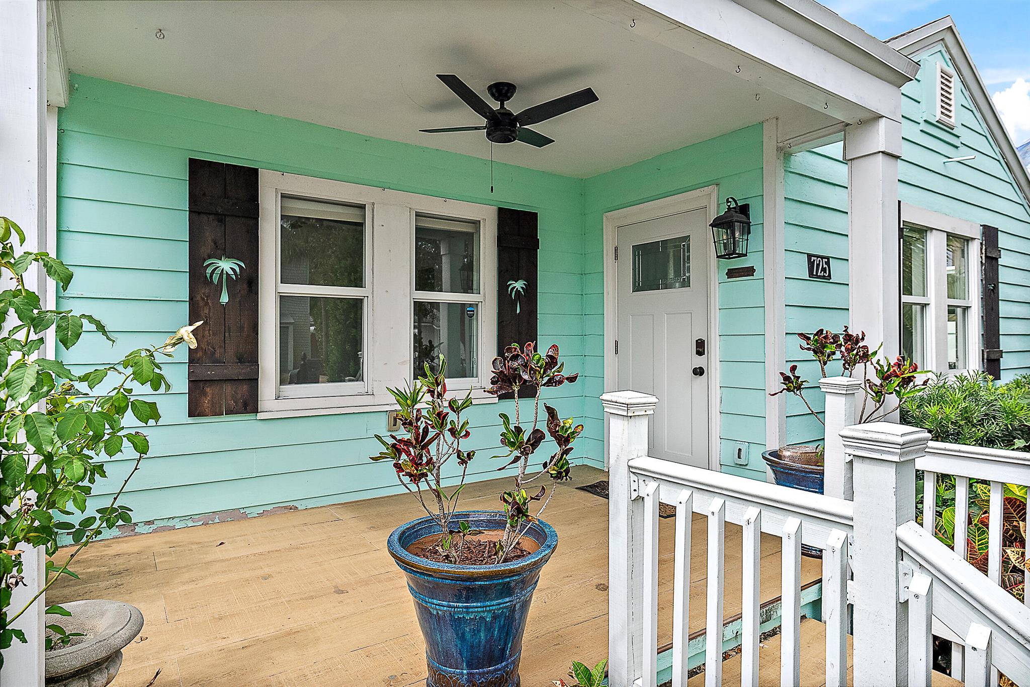 725 N Ocean Breeze