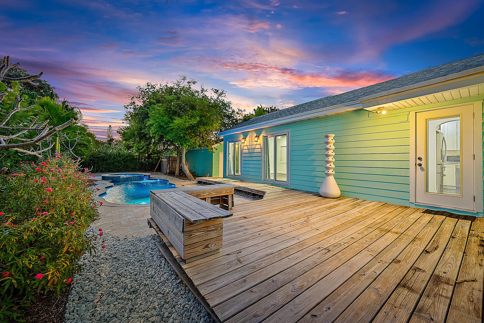725 N Ocean Breeze