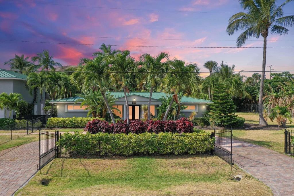 Photo of 1578 Thumb Point Drive, Fort Pierce, FL 34949 (MLS # F10536287)