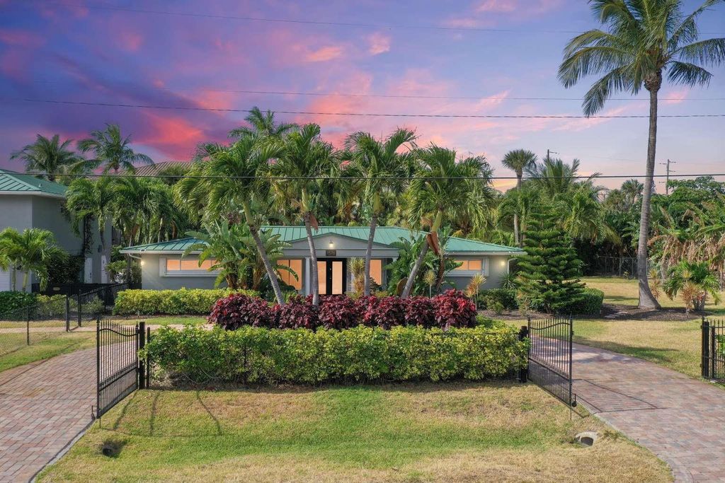 Photo of 1578 Thumb Point Dr, Fort Pierce, FL 34949 (MLS # F10536287)