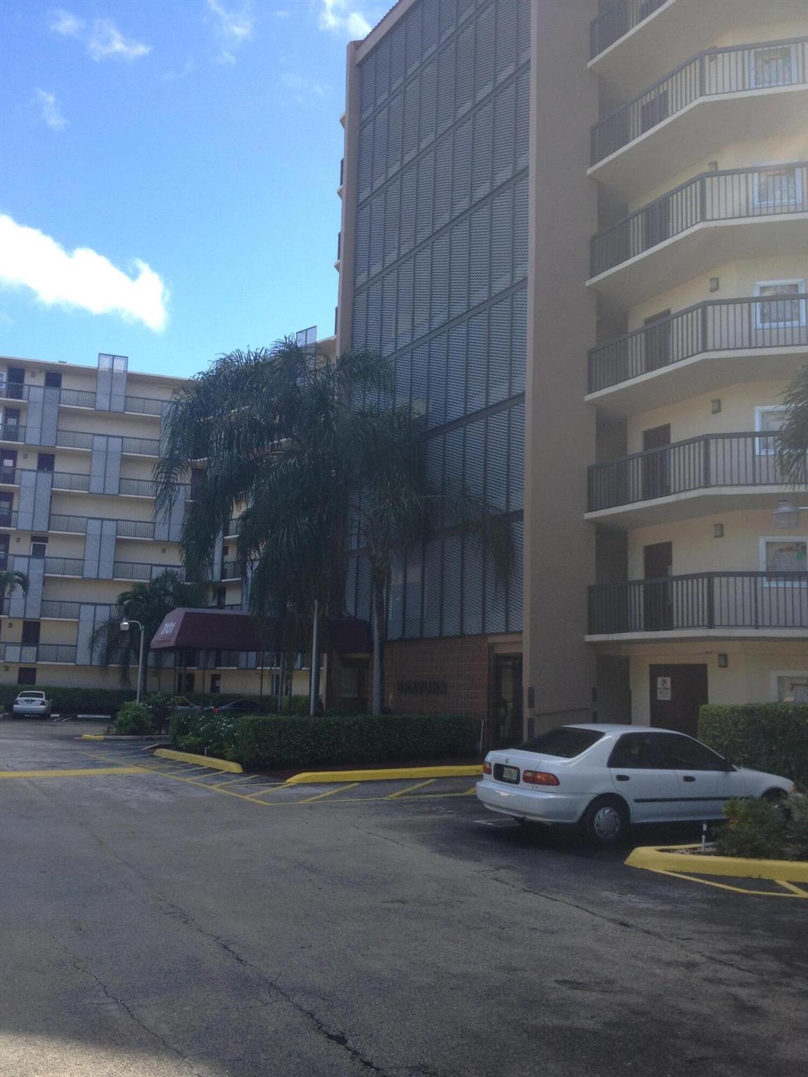 BRAVURA II CONDO - Residential