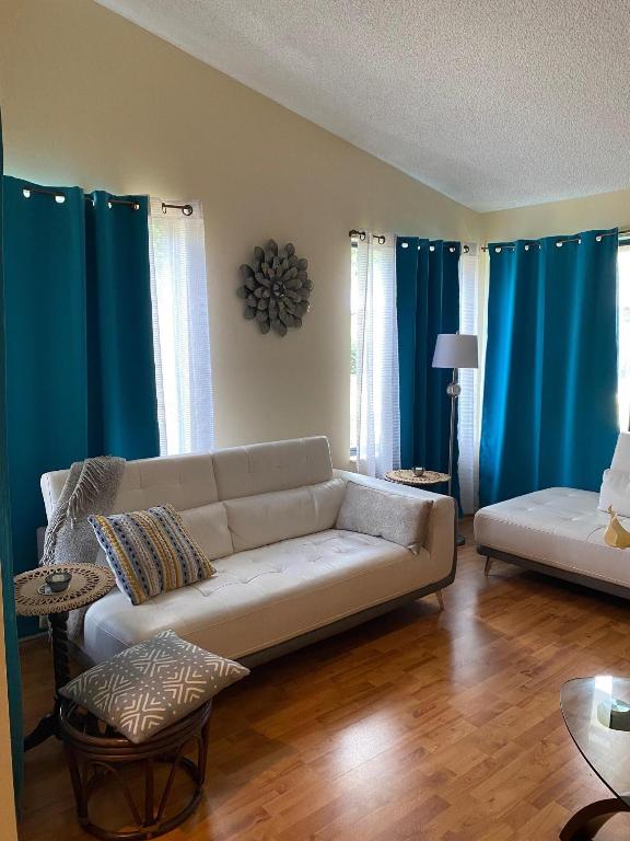 RAINBERRY BAY - Residential