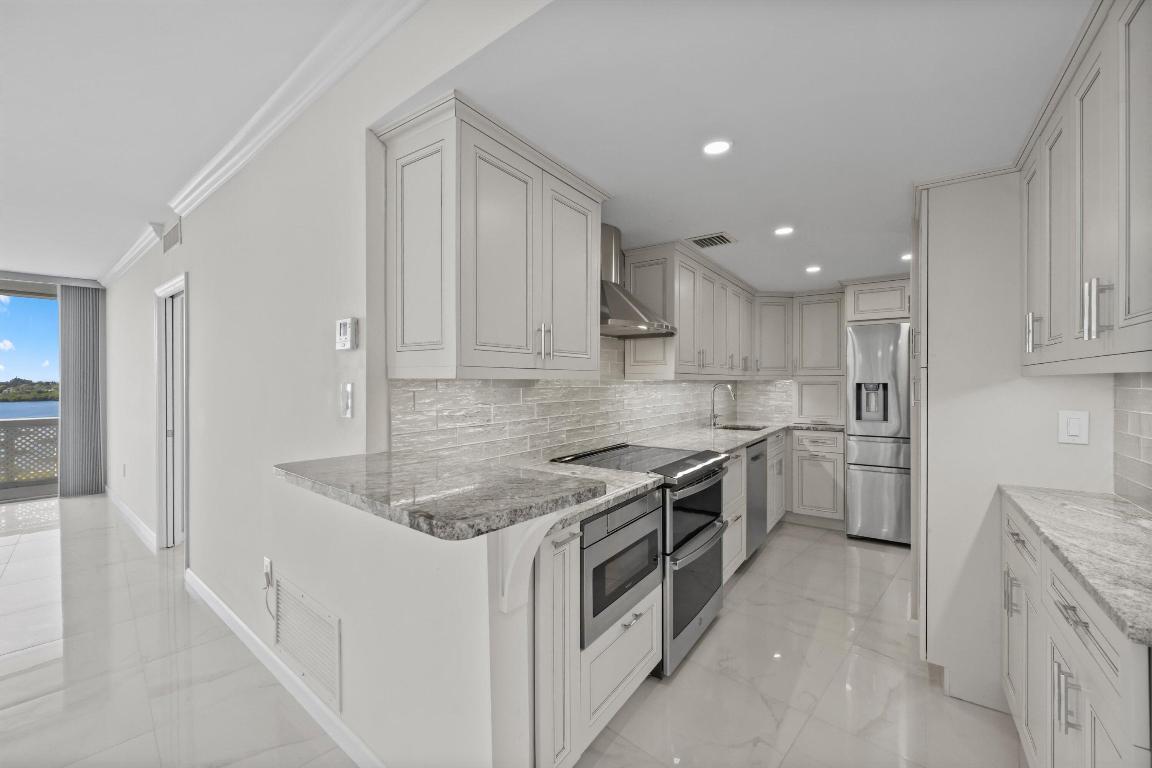 2760 S Ocean Boulevard 517