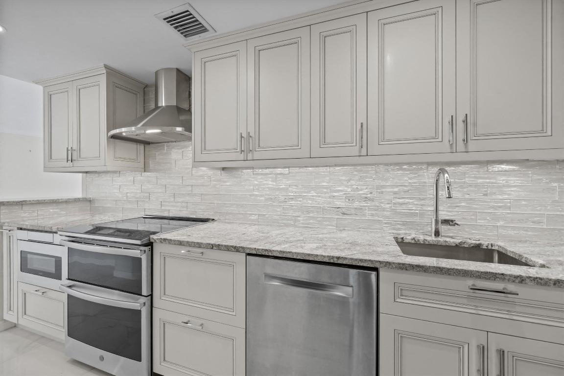 2760 S Ocean Boulevard 517