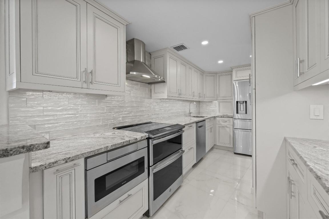 2760 S Ocean Boulevard 517