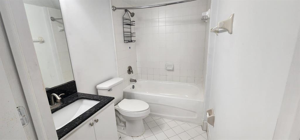 VENETIA GARDENS SOUTH CON - Residential Lease