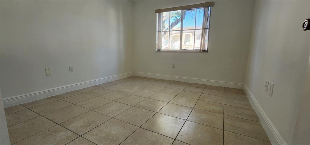 VENETIA GARDENS SOUTH CON - Residential Lease