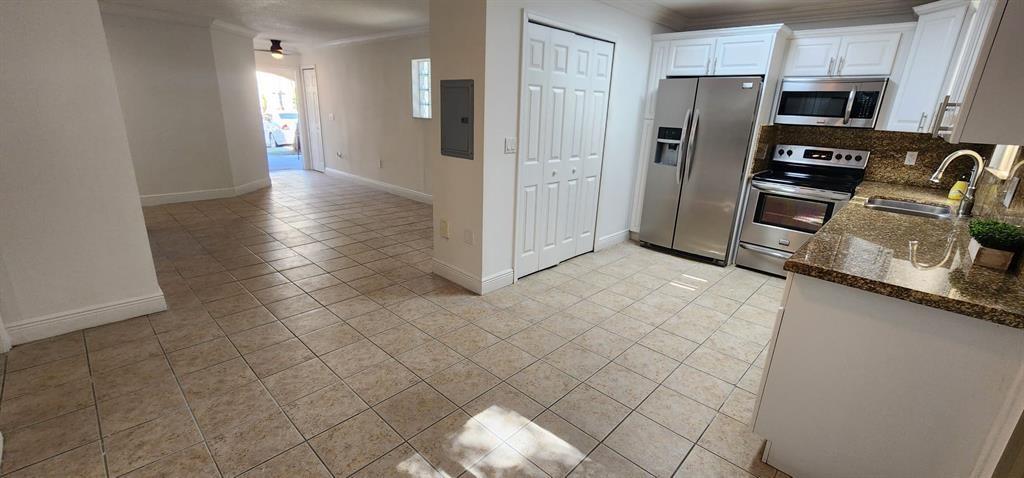 VENETIA GARDENS SOUTH CON - Residential Lease