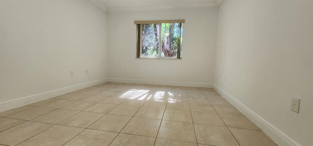 VENETIA GARDENS SOUTH CON - Residential Lease