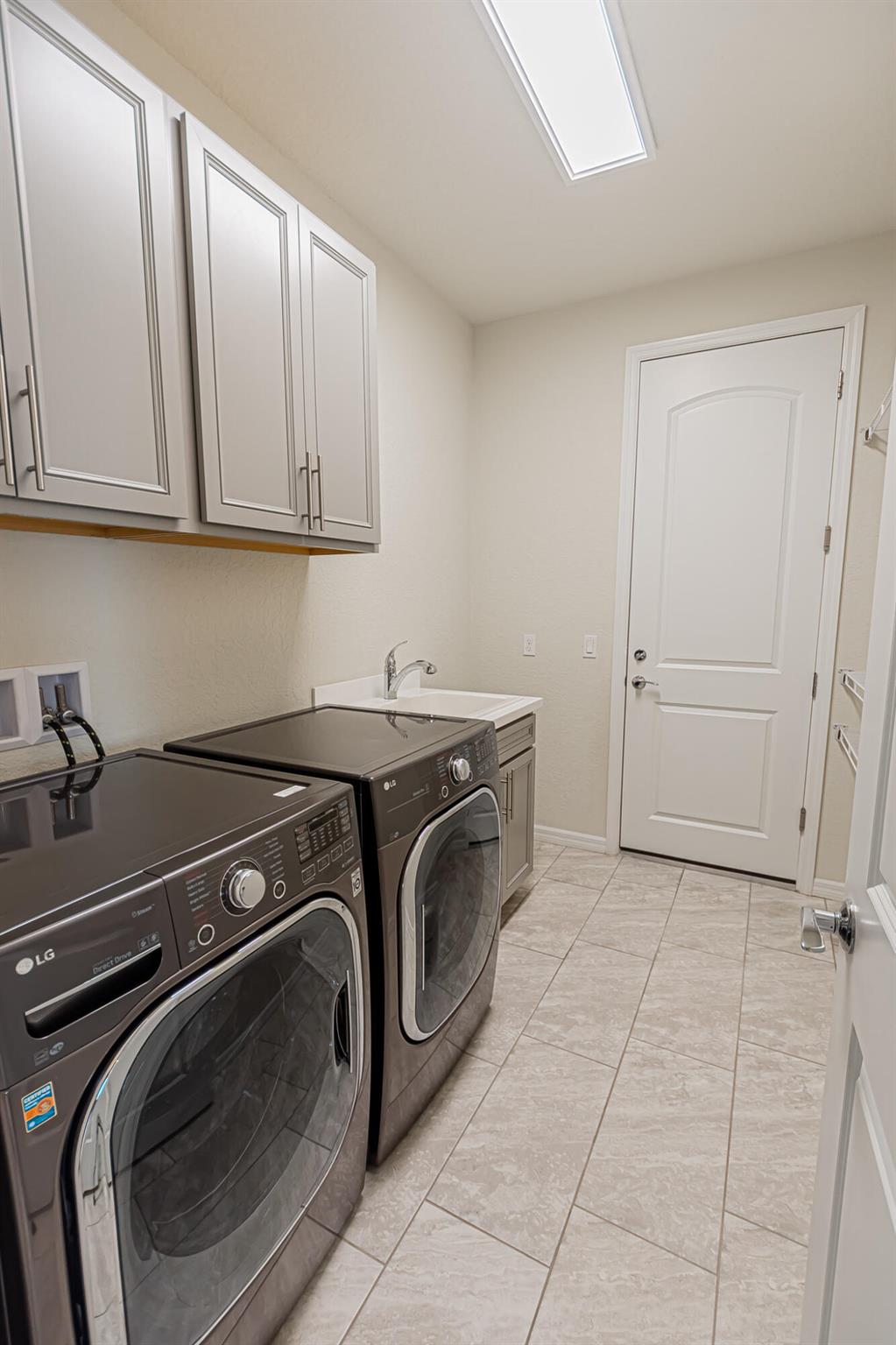 VERANDA GARDENS - Residential