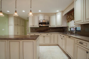 WOODS AT HUNTERS RUN CONDO - Residential