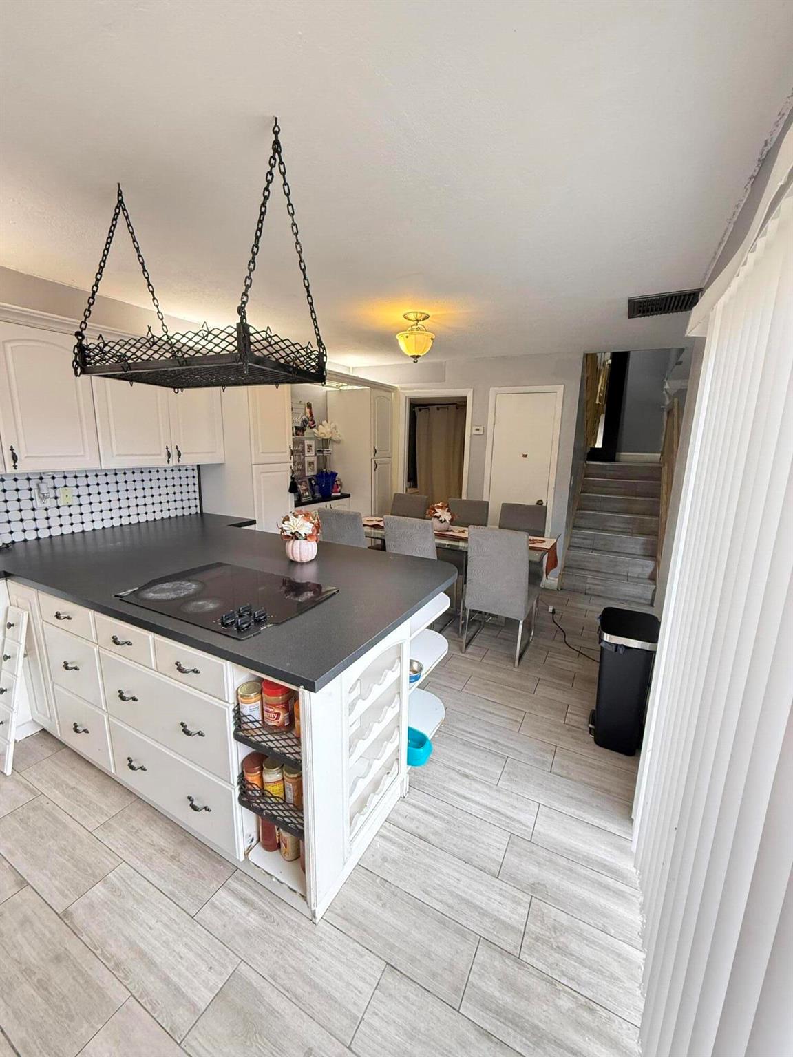 SPRINGDALE HOMES - Residential