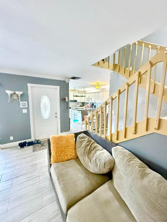 SPRINGDALE HOMES - Residential