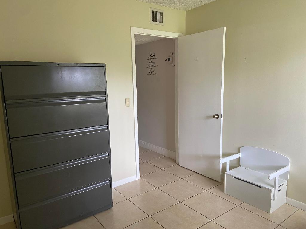 FAIRVIEW VILLAS CONDO - Residential Lease