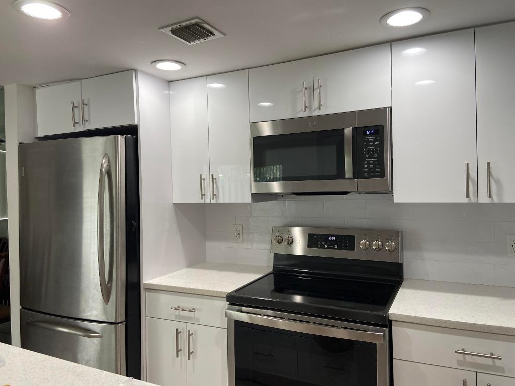 FAIRVIEW VILLAS CONDO - Residential Lease