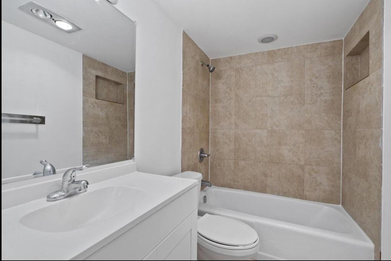 MARINER IV CONDO - Residential Lease