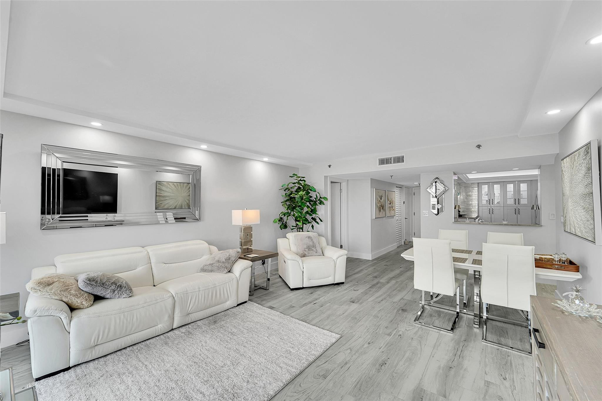 Voyager Condo - Residential