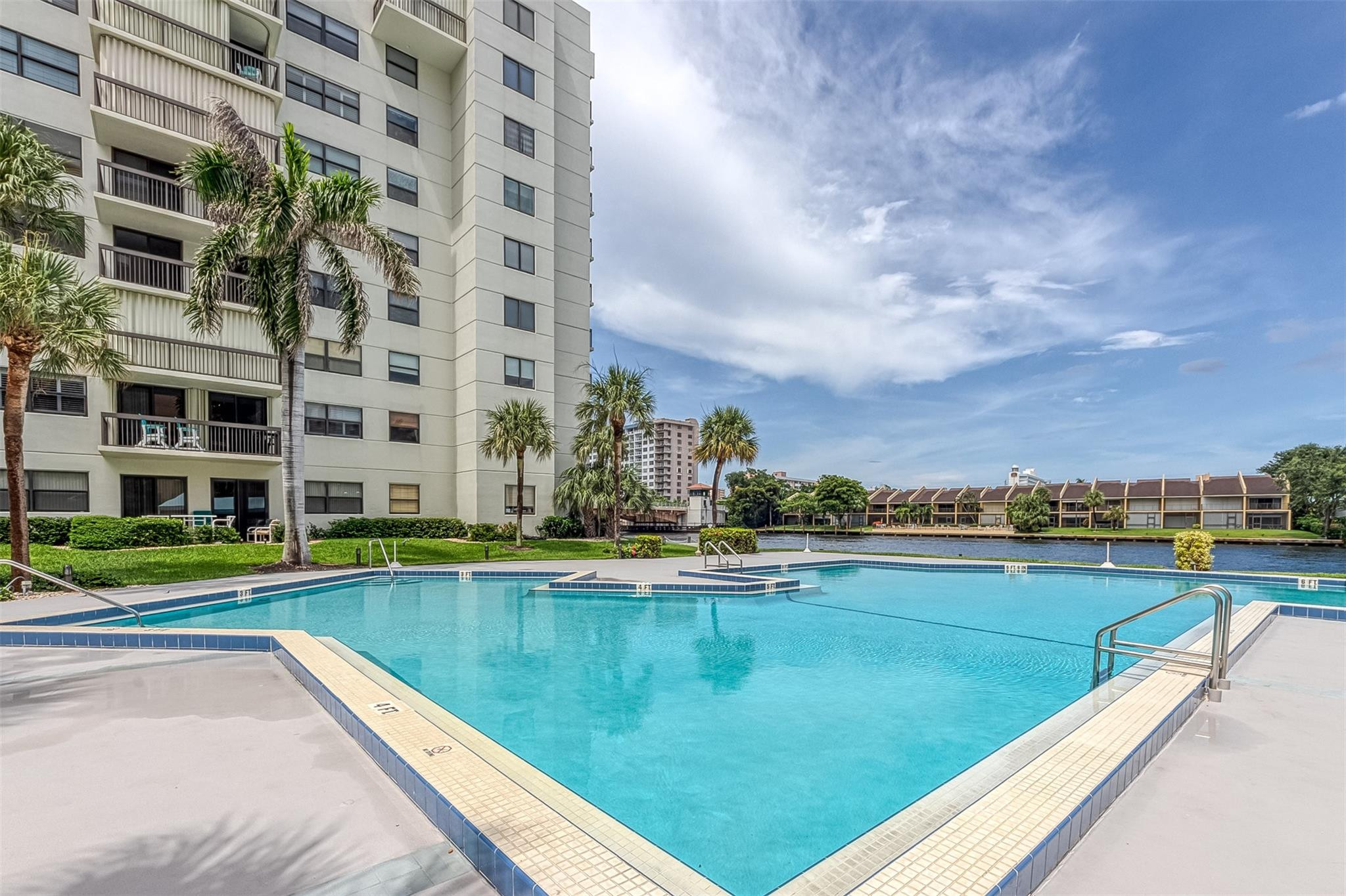 Voyager Condo - Residential