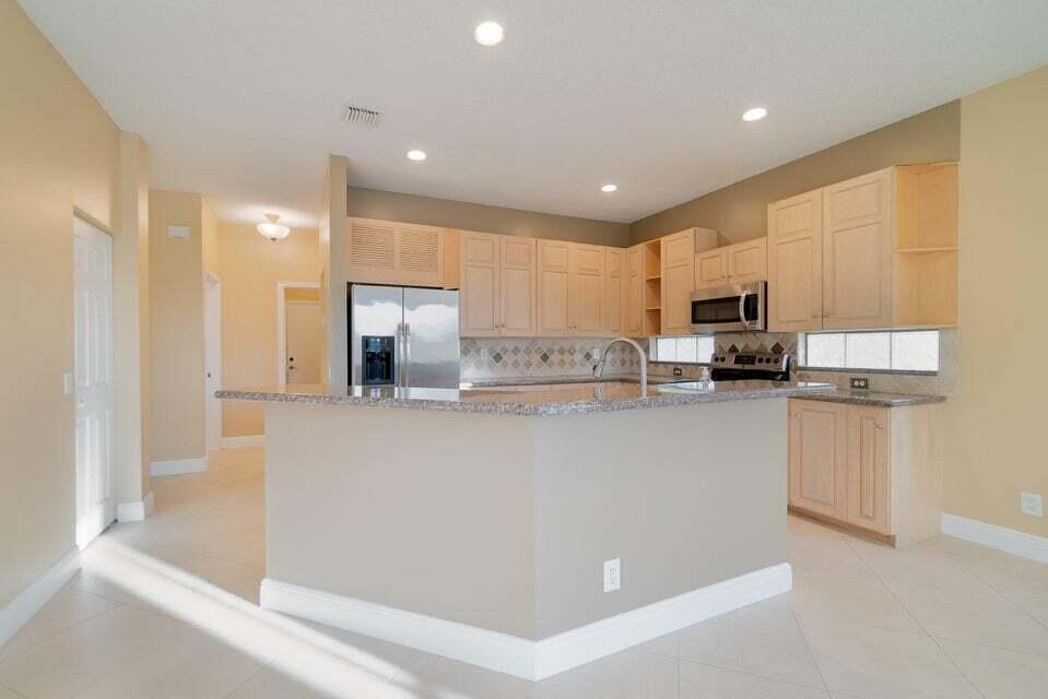 NAUTICA SOUND 2 - Residential Lease